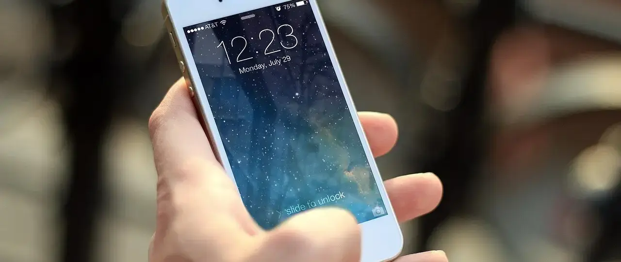 Er det sikkert at svare på telefonnummer 44 74 50 03?