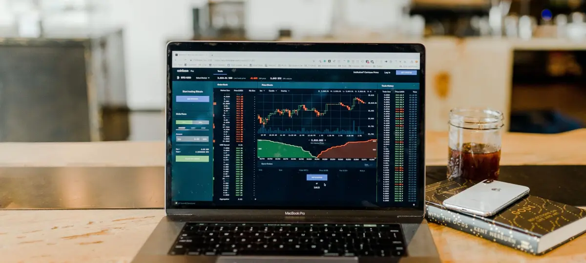 Få udviklet dit eget software til investeringsanalyse - sådan gør du
